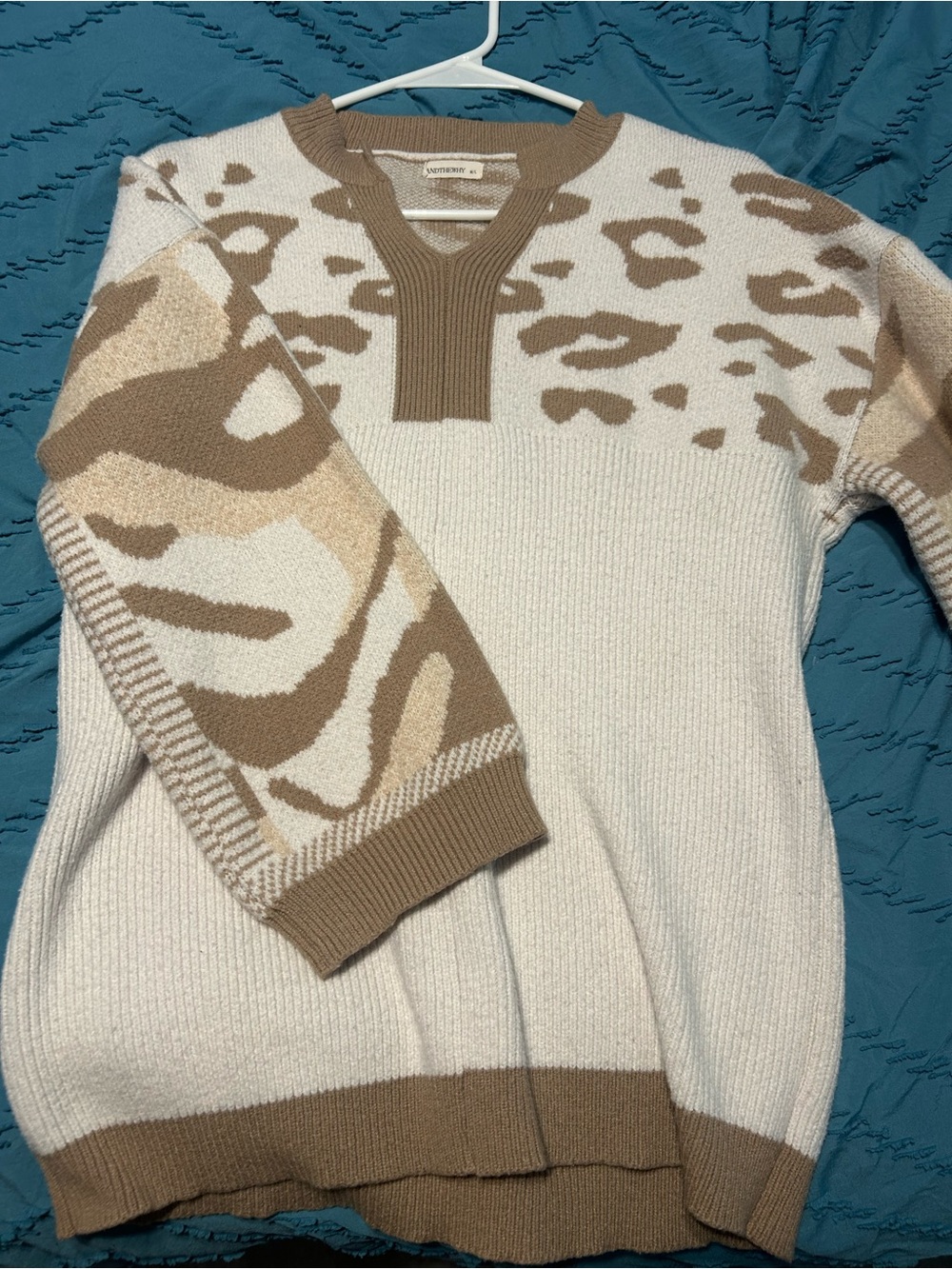 Neutral Animal-Print Ribbed Pullover Sweater - Cream & Tan